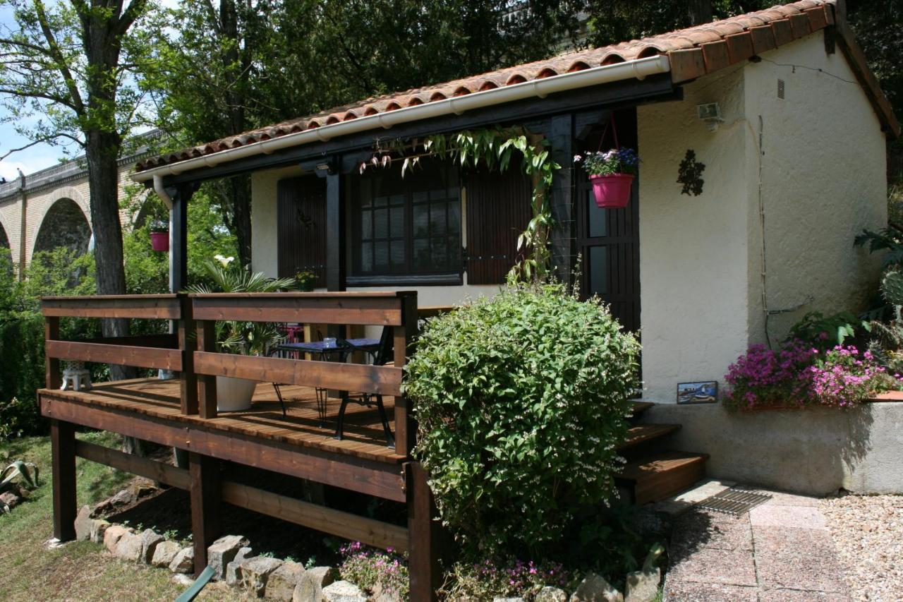 The Petite Chalet Chambre D'Hotes L'Isle-Jourdain  Dış mekan fotoğraf